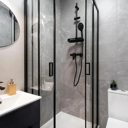 Airport Pause By Vaya